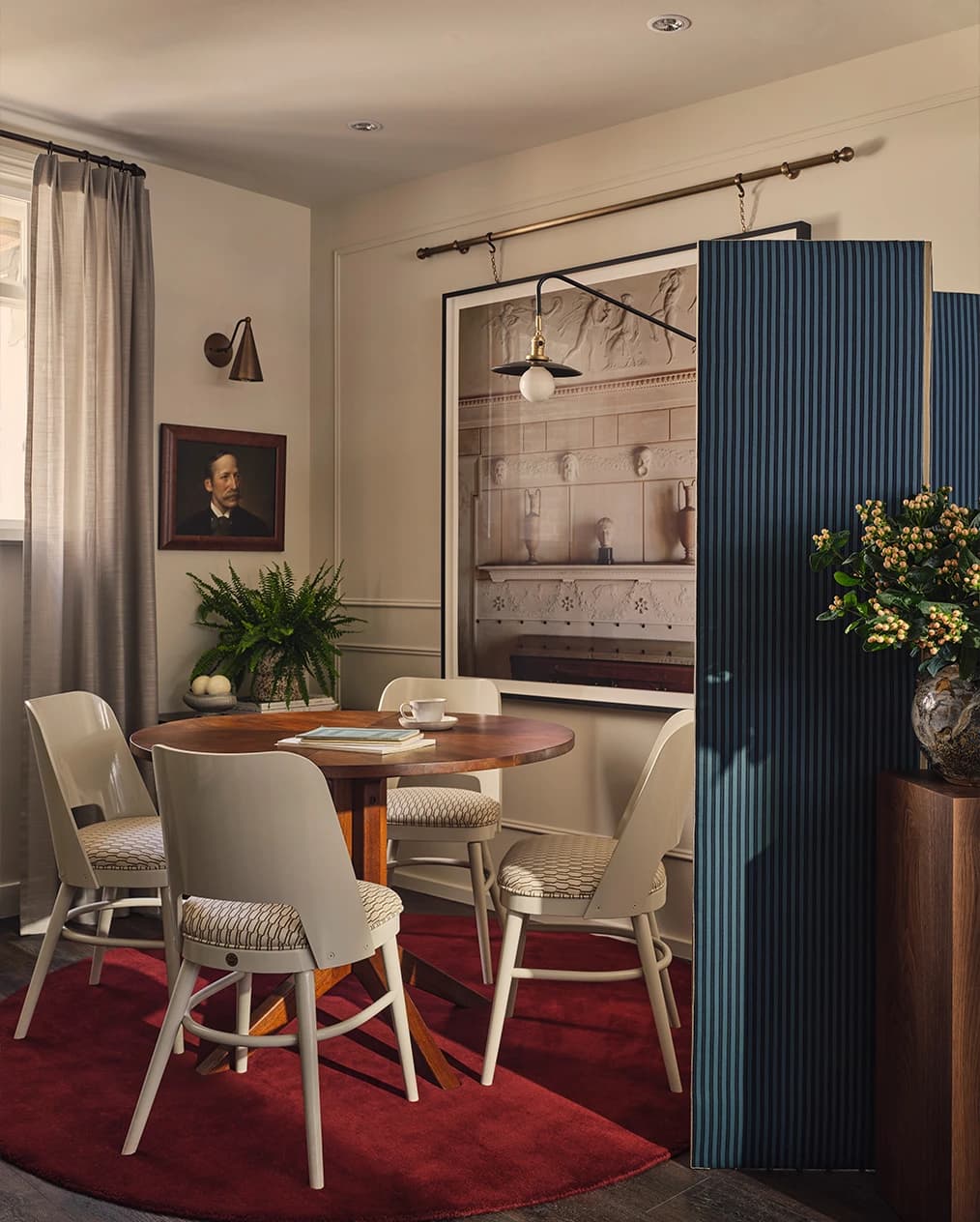 An appointment area at Sophie Breitmeyer studio in Belgravia