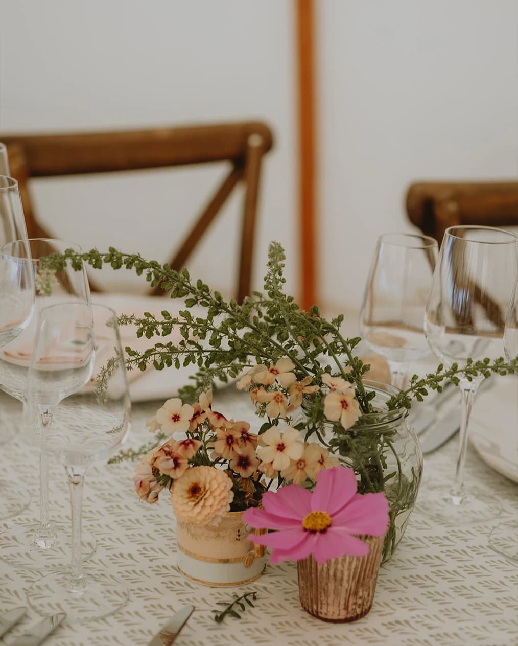 Wedding table with meadow flower decor