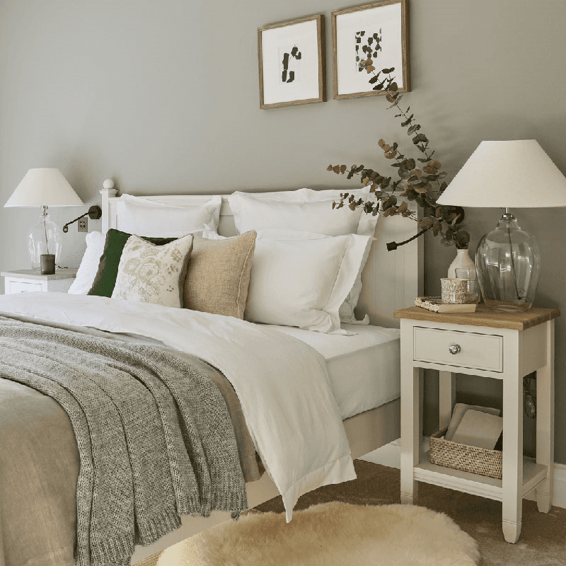 Chichester Open Bedside Cabinet, Shell