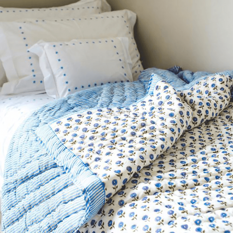 Daisy King/Super King  Size Quilt, Blue