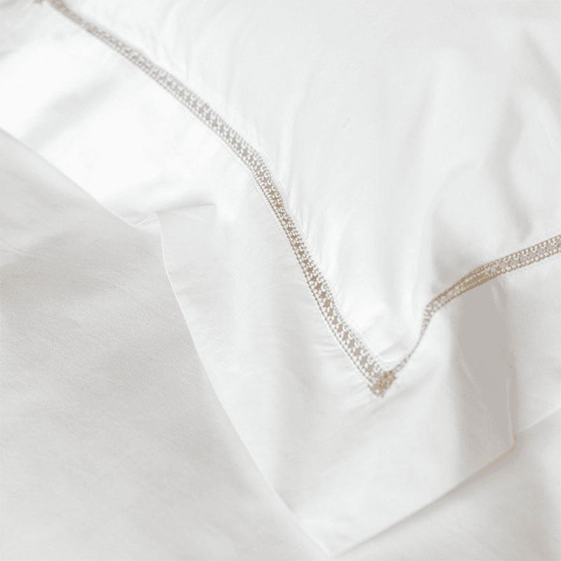 Georgiana Ladderstitch Oxford Pillowcase, Standard, Nougat