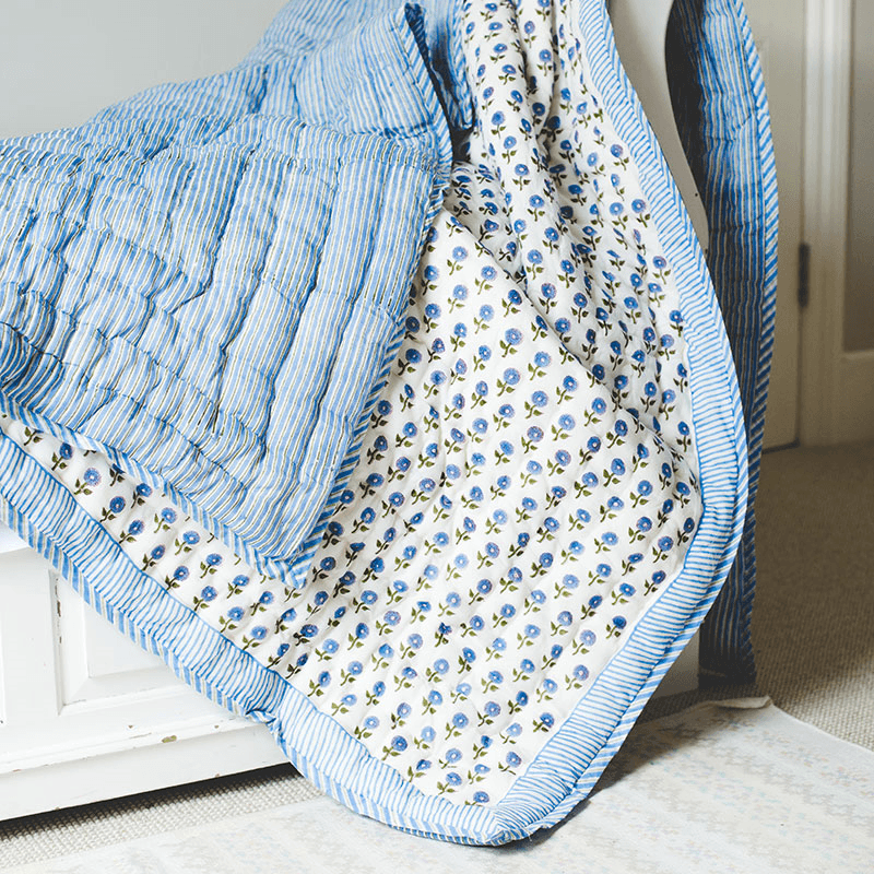 Daisy Double Quilt, Blue