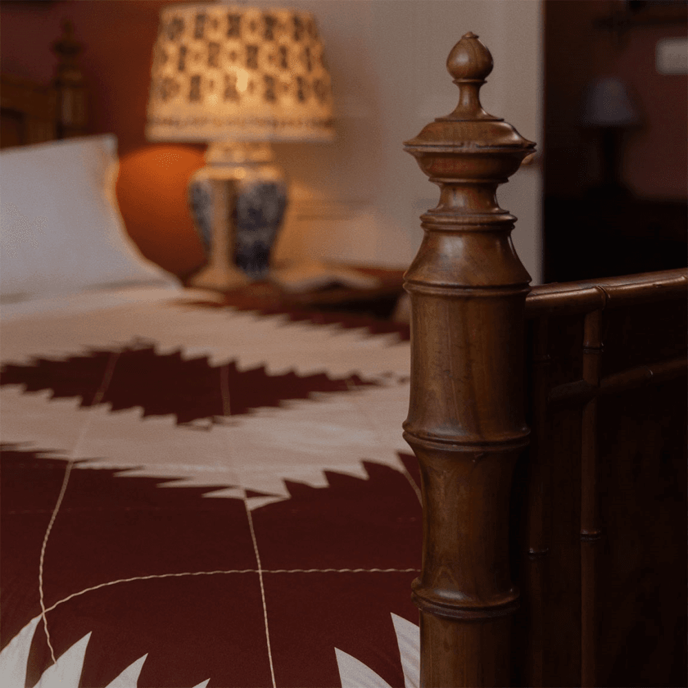Maurier Quilt, Burgundy