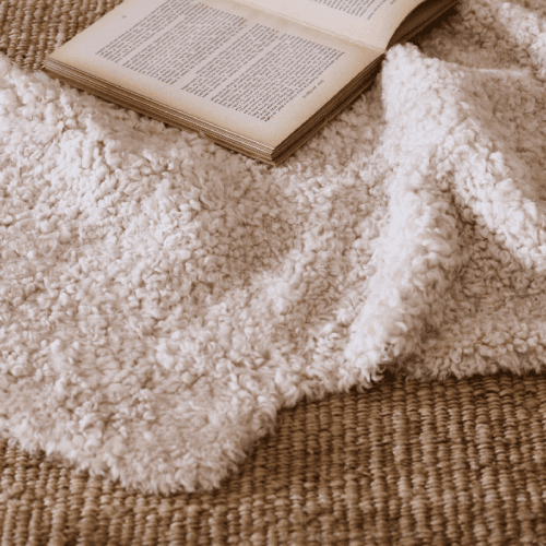 Image showing the Tussock Sheepskin Rug, Pearl product.
