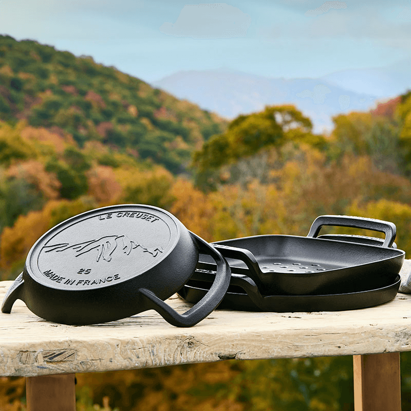 BBQ Round Pizza Pan, Satin Black