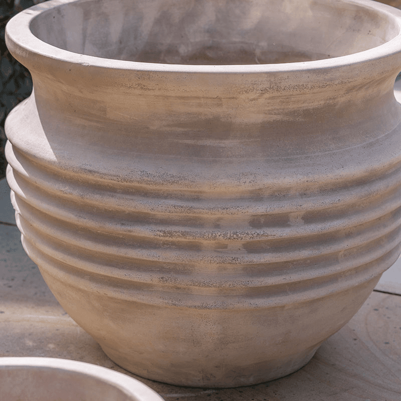 Ullu Planter