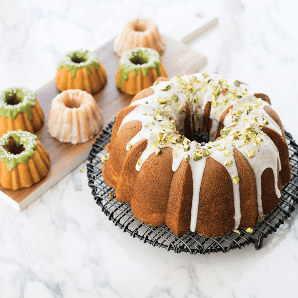 Premier Cast Anniversary Bundt Pan, Gold