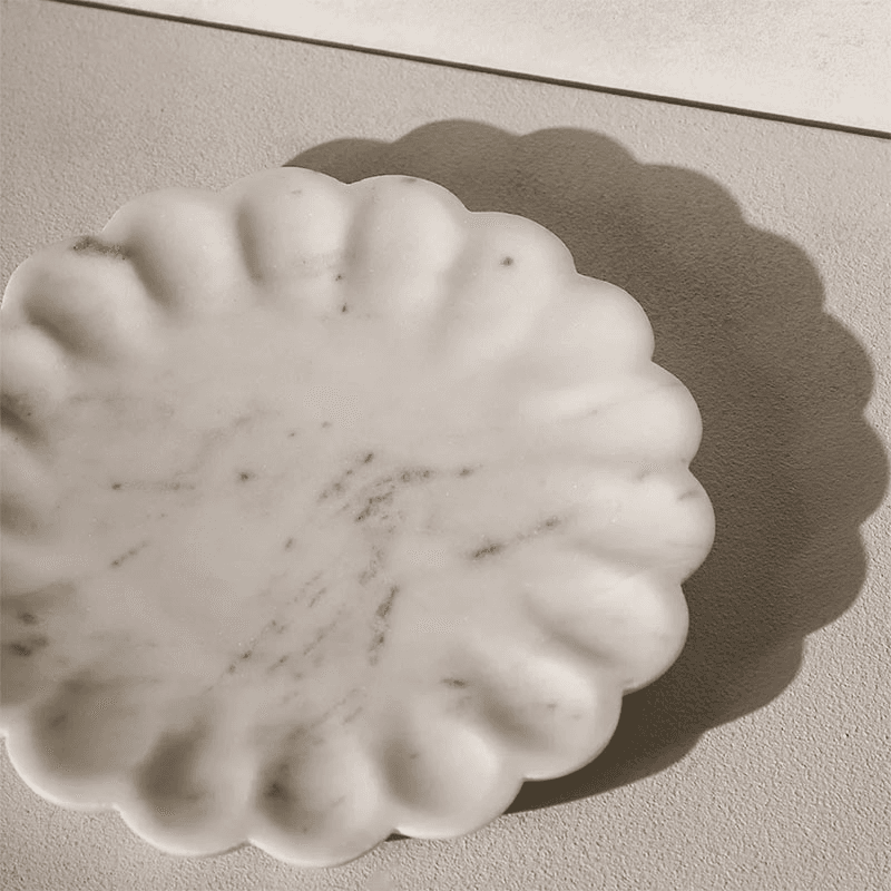 Larton Scalloped Plate, Marble