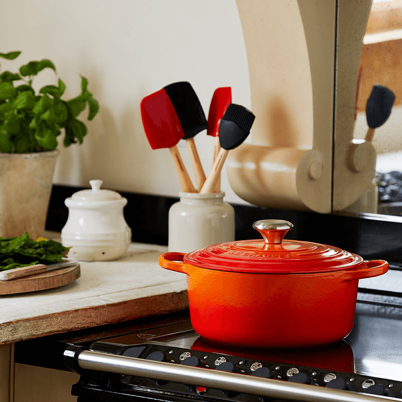 Signature Cast Iron Round Casserole