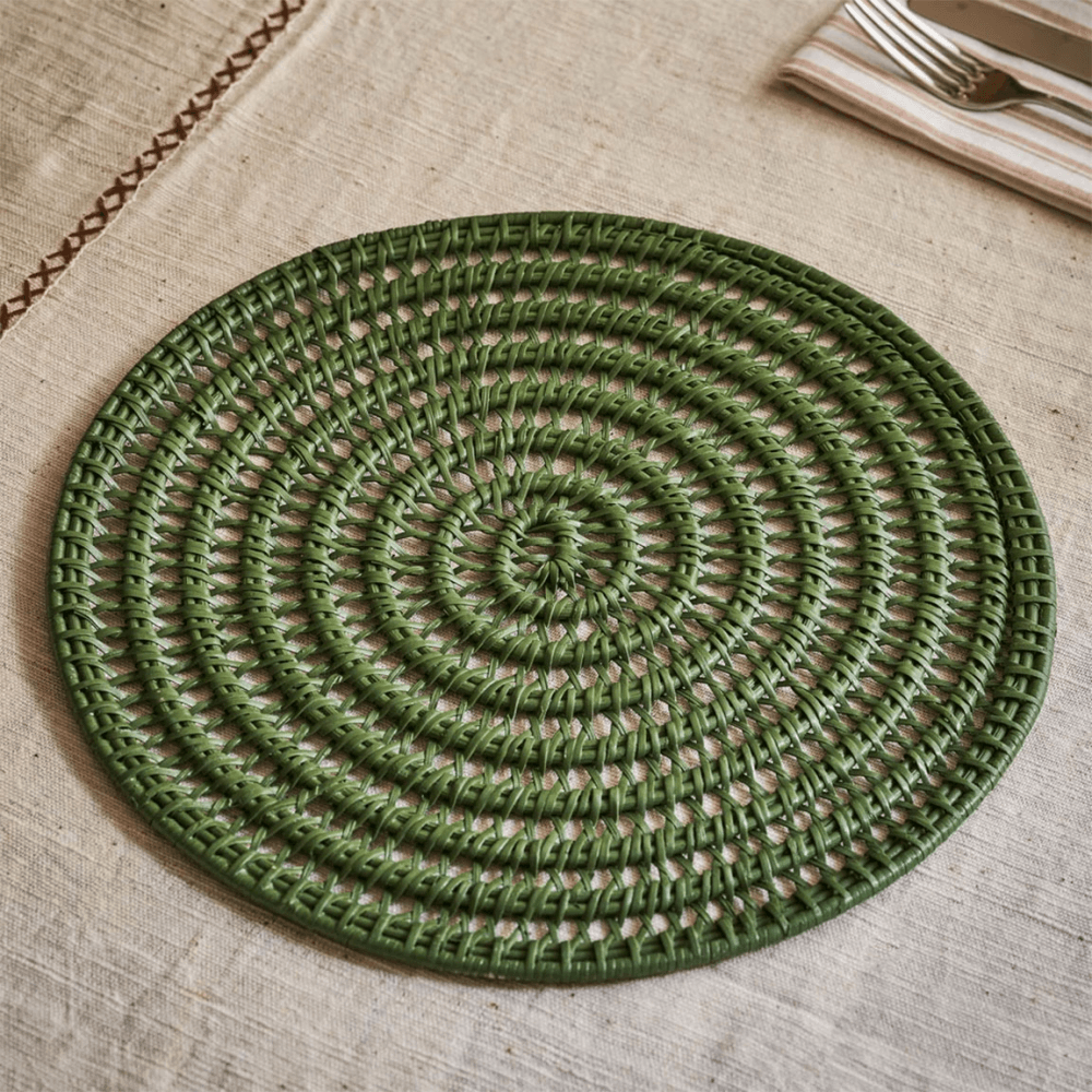 Delta Set of 2 Charger Plates, Green