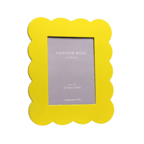 Image showing the Lacquered Scallop Photo Frame product.